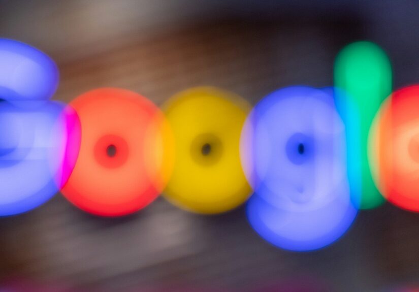 a blurry photo of a colorful object